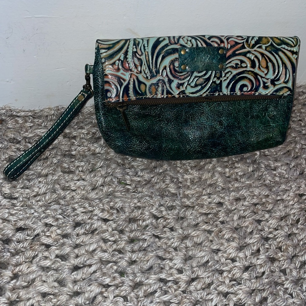 Patricia Nash Valerie Tooled Turquoise fold over wristlet clutch zipper NWOT